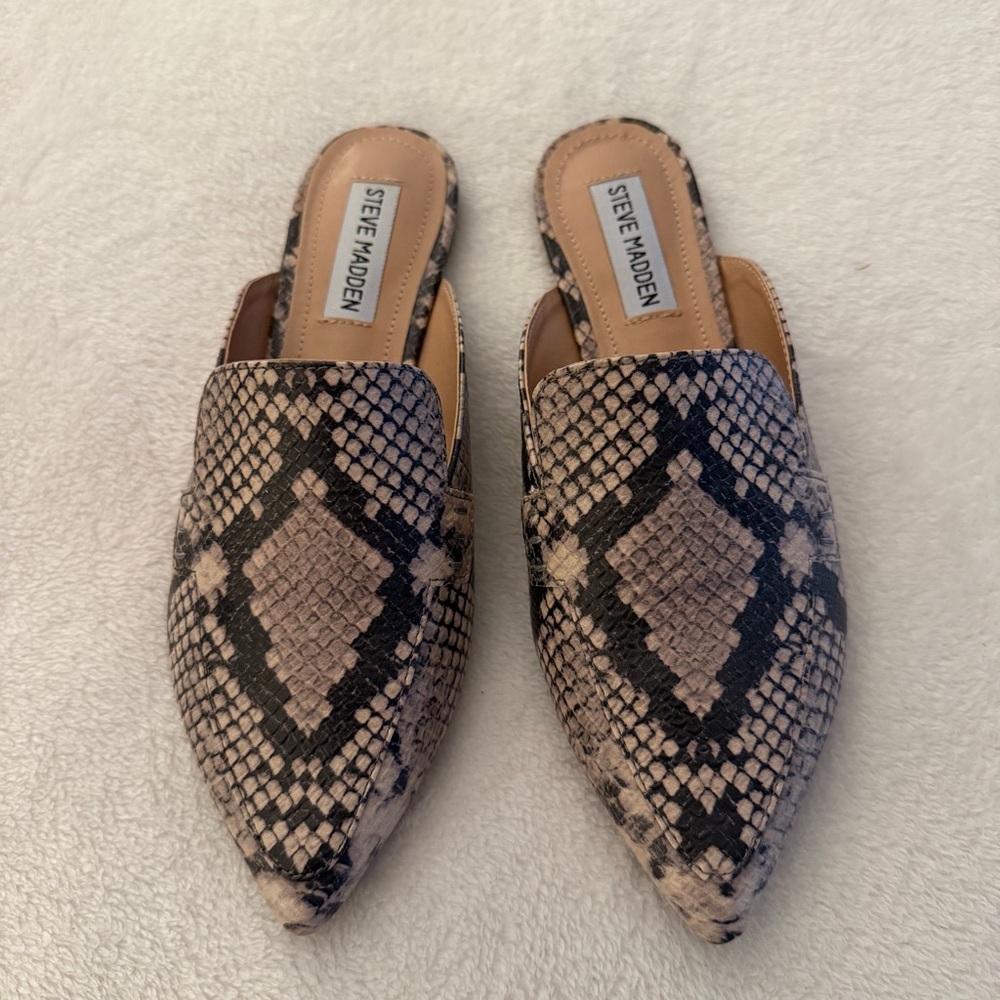 Steve Madden Taupe and Black Snake Print Pointed Mules 6.5